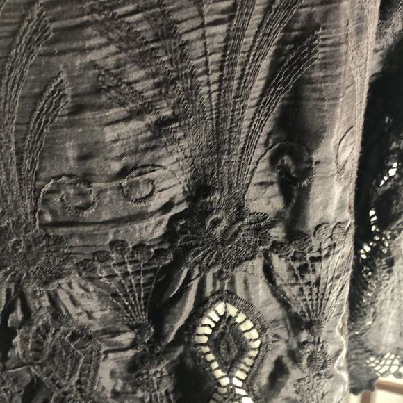 Gorgeous blouse boat neckline, embroidered with lace Banana Republic small NWOT - Picture 11 of 16